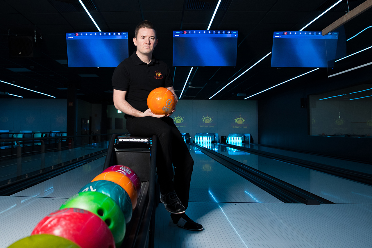 DANIEL-SCHAEFER_Perfect-Game-muss- warten_PORTAIT.jpg